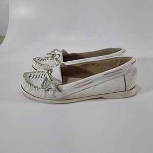 Match Sticks Women's White Moccasins with Soles sz8